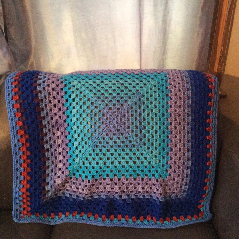 🧶 Blue Rhapsody Granny square Lap throw🧶